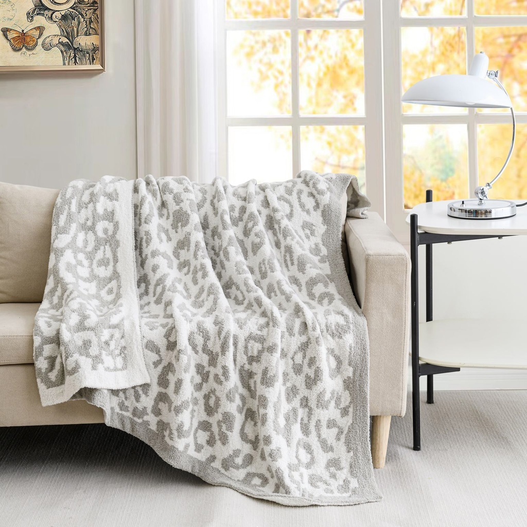 Feather Jacquared Knitted  Throw