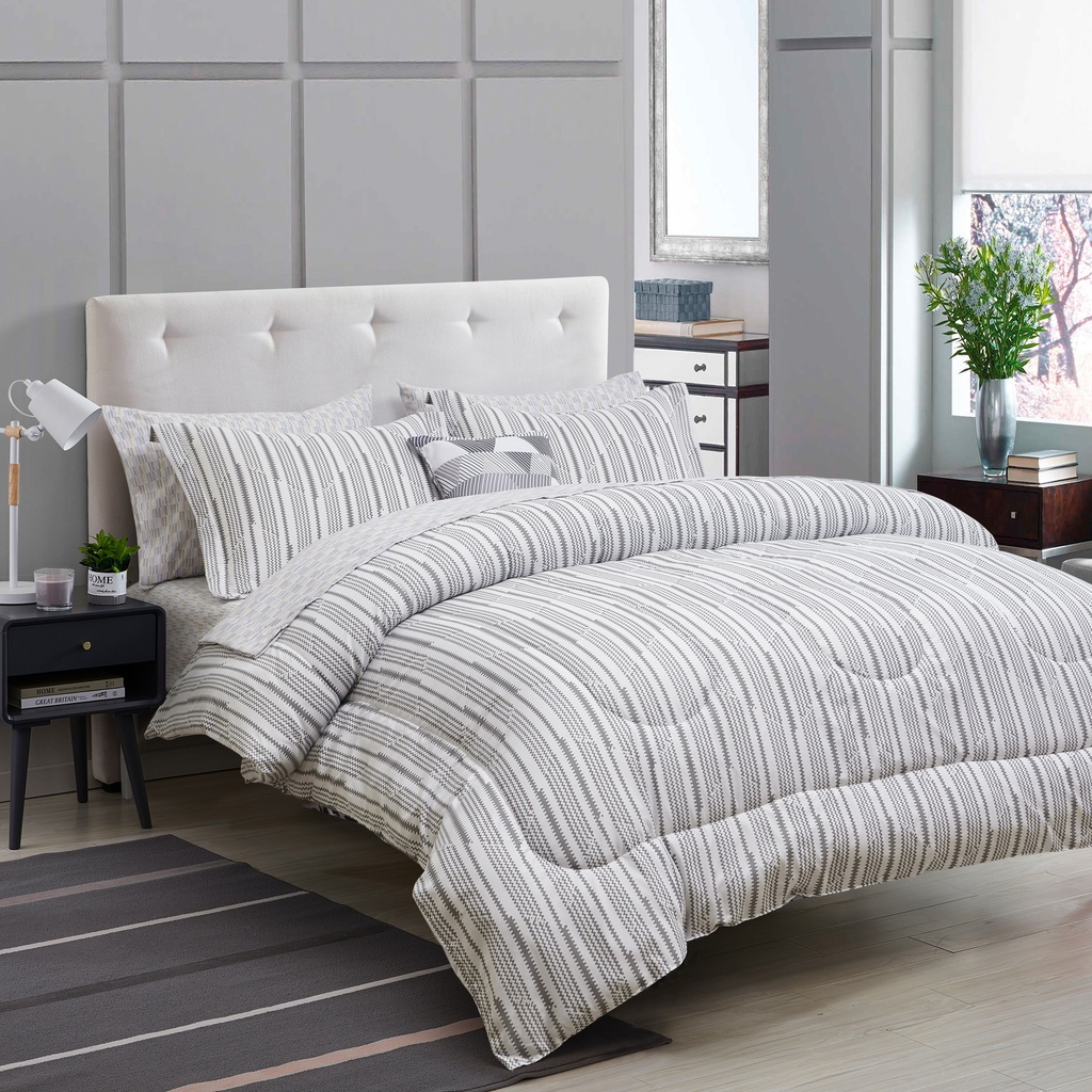 8pc Comforter Set: 1 Comforter, 4Pc Sheet Set, 2 Shams 1 Dec Pillow